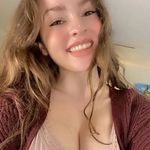 Chelle thomas - @annacherry379 - Instagram