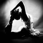 Chelsea Vickers - @chelseavickersyoga - Instagram