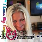 @cher.ihall - Instagram