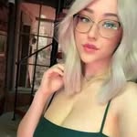 Cherri berry - @ejembigreat - Instagram