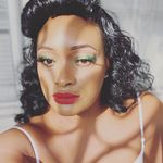 Chloe Brewer - @prettypig_e - Instagram