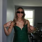 chloe lynch - @chloe.scamera - Instagram