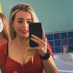 Chloe Lyons - Facebook