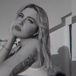 Chloe - @chloeryanart - Instagram
