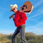 Chris Bee - @chrisbeemusic - Instagram