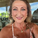 Christine Denault Davies - @cjdaviess33 - Instagram