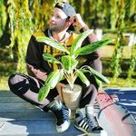 🙋🏻‍♂️Chris 🐆 Dexter 🐈‍⬛ Maxwell - @chrispresents.funwithplants - Instagram