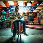 Chris Duarte - @duarte.rocks - Instagram