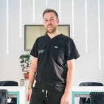 Chris at Holmes of Beauty - @chrisholmesofbeauty - Instagram