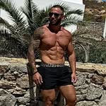 @chris_karagiannhs - Instagram