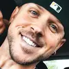 Chris - @ski_sings - TikTok