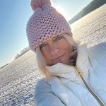 Christina Frey - @oskardakota - Instagram