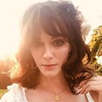 christina hendricks - @bestofhendricks - Instagram