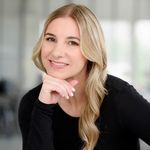 Christina Beischl | Therapist | Mental Health Education - @christina_simone - Instagram