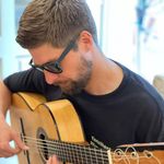 Christopher Esch - @ello_guitar - Instagram