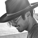 Christopher Lowe - @lovveiswild - Instagram