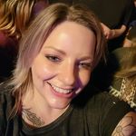 Chrystal Fox - @chrystal.fox.5 - Instagram