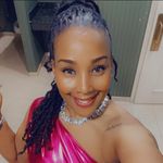 Chrystal Clarkson-Morgan - @mizztopshelf - Instagram