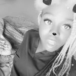 Chyna Robertson - @chynafirstchocolatets.25 - Instagram