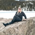 Claire Field - @femmewithflowers - Instagram