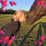 Claire Lester - @claire.lester.80 - Instagram