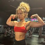 claire rouse - @clairenotlifting - Instagram