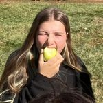 Claire Walter - @asparagrass24 - Instagram