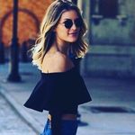 Clara Baker 🛍✈️ - @fashionstory1454 - Instagram