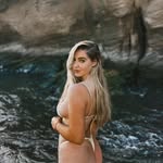 @claraleon11 - Instagram