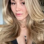 Clarissa Stella - Facebook
