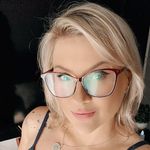 Cláudia Bender - @claudiatbender - Instagram
