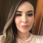 Dra. Cláudia Vanessa | Médica Dermatologista - @claudiavanessa.dermato - Instagram