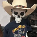 @cletus_the_halloween_skeleton - Instagram