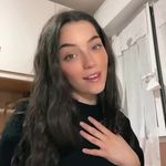 Colette Rogers - @sarknjuv - Instagram