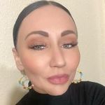 Collette Thomas - @thenextepisodect - Instagram