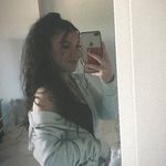 Connie Burton - @connieburton25 - Instagram