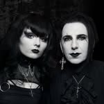 𝕮𝖔𝖓𝖔𝖗 + 𝕷𝖞𝖓𝖓 - @randomgothcouple - Instagram