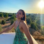 Coralie Lv - @coralevy - Instagram