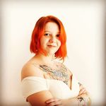 Cora Sanroman - @poetisacora - Instagram
