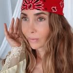 Corinne Valerie Abbott - @vibrantglowlife - Instagram