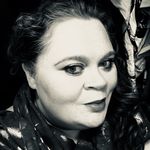 Crystal stout - @c.redrose - Instagram