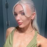 Daisy Armstrong - @daisybetharmstrong - Instagram