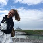 julia jones - @daisybeam - Instagram