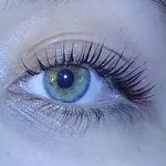 Daisy Escobar - @liftingdeyelashes - Instagram