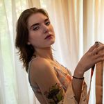 Daisy Fieldz - @daisyfieldz4u - Instagram