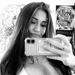 Daisy rosa dawn 🪲 - @daisylangrell - Instagram