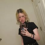 Daisy Peek - @daisydarling112 - Instagram