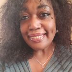 Daisy Reeves - @noir_papillon22 - Instagram