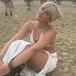 Daisy Scales - @daisy.scales - Instagram