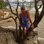 Daisy Schmidt - @bagstoreartern - Instagram